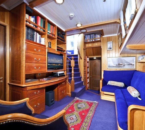 The 33m Yacht TIGERLILY OF CORNWALL