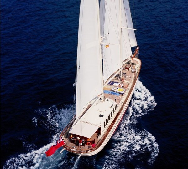 The 33m Yacht TIGERLILY OF CORNWALL