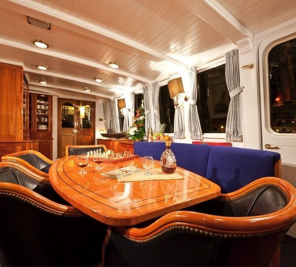 The 33m Yacht TIGERLILY OF CORNWALL