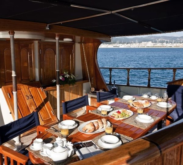 The 33m Yacht TIGERLILY OF CORNWALL