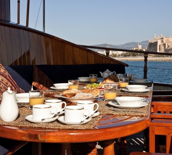 The 33m Yacht TIGERLILY OF CORNWALL