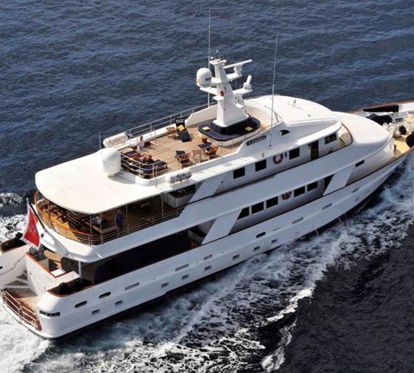 From Above Aspect: Yacht 5 FISHES's Cruising Photograph