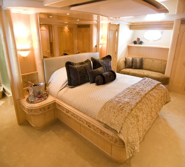 The 35m Yacht SANS SOUCI