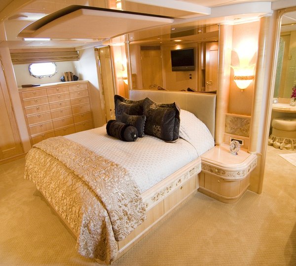 The 35m Yacht SANS SOUCI