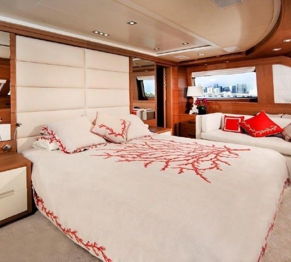 The 36m Yacht +LEJOS