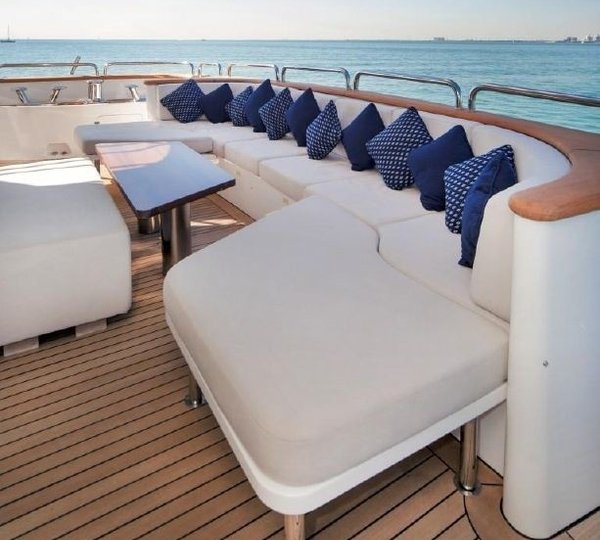 The 36m Yacht +LEJOS