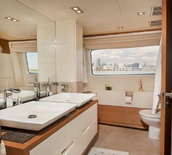 The 36m Yacht +LEJOS