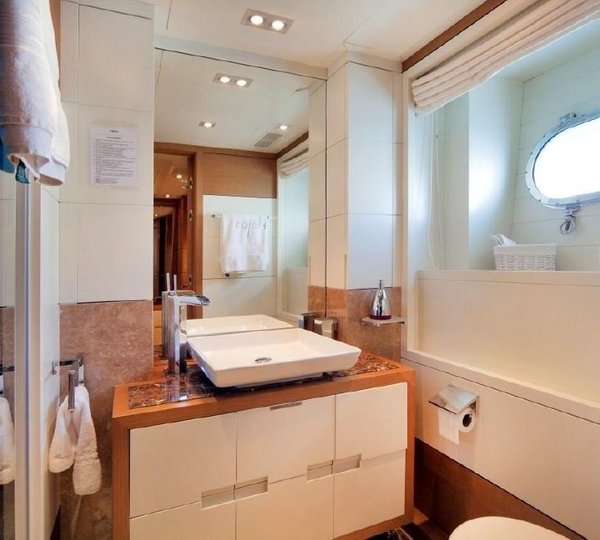 The 36m Yacht +LEJOS