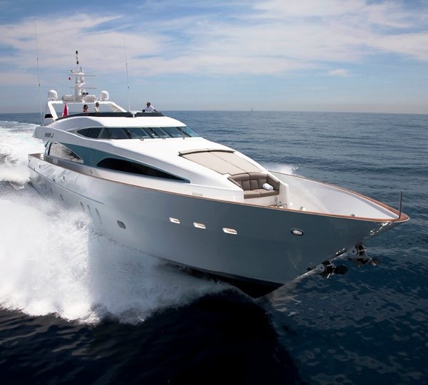 Ship's Bow: Yacht STREGA's Cruising Image