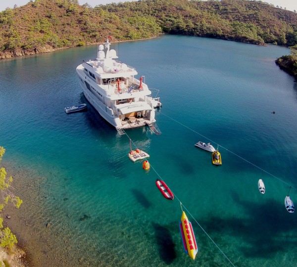 The 38m Yacht ALUMERCIA
