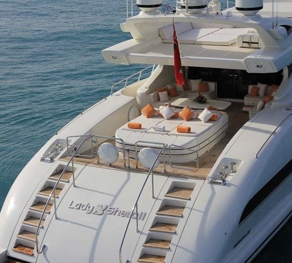 Life On Yacht INCOGNITO