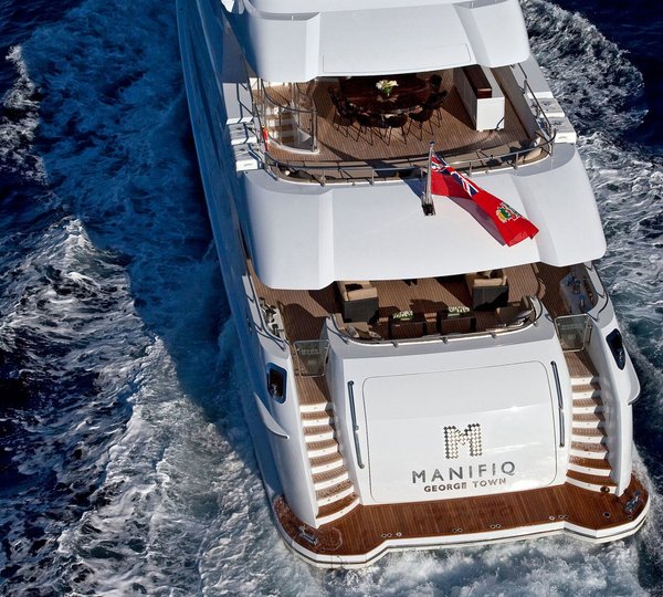 Aft: Yacht MANIFIQ's Cruising Image