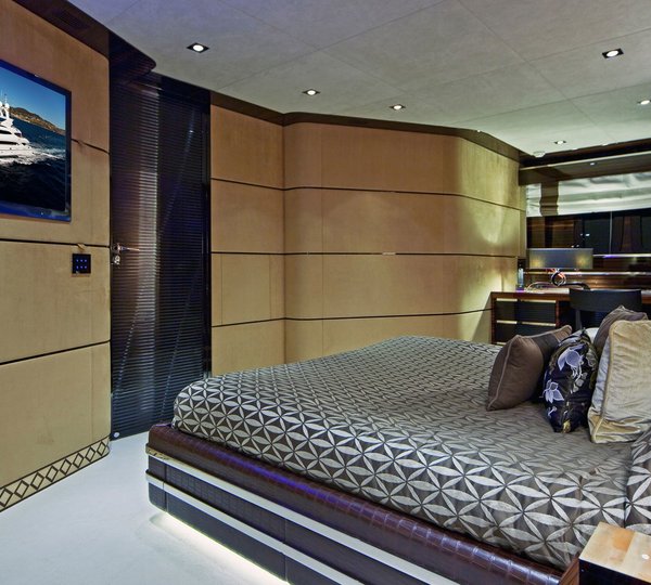 Berth: Yacht MANIFIQ's Cabin Image