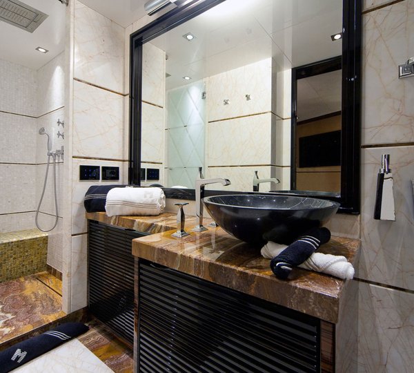 Guest's Bath On Board Yacht MANIFIQ