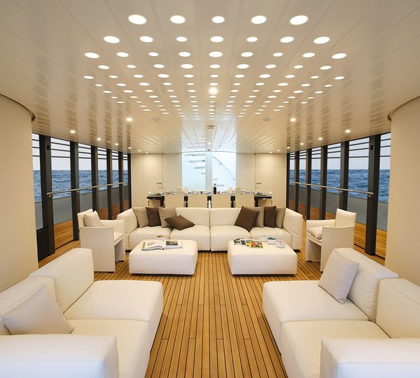 Premier Deck Saloon On Yacht OCEAN SAPPHIRE
