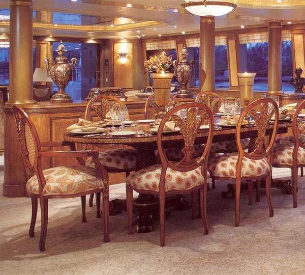 The 42m Yacht MONA LIZA