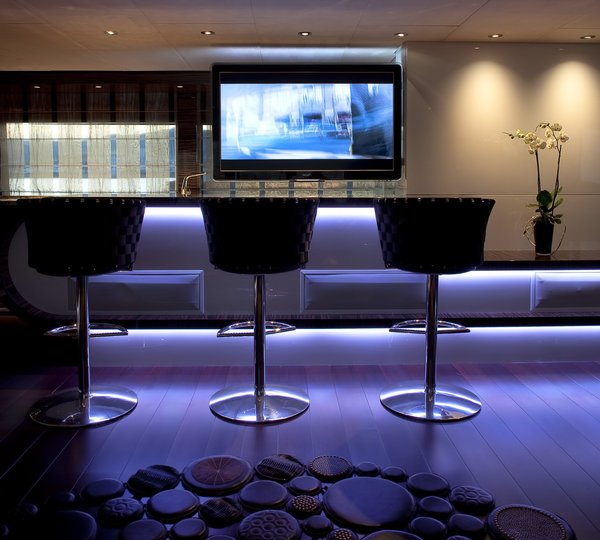 The 43m Yacht MI VIDA