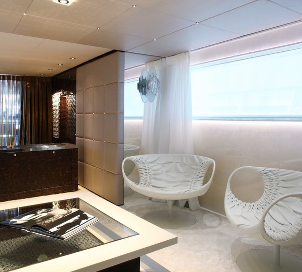 The 43m Yacht MI VIDA