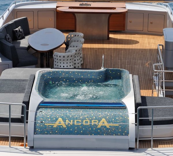 The 43m Yacht MI VIDA