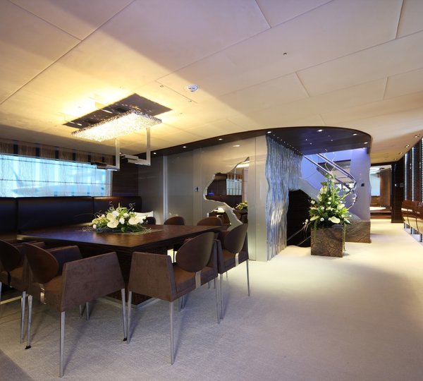 The 43m Yacht MI VIDA