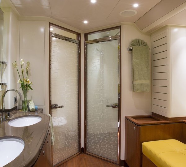 The 44m Yacht NINGALOO