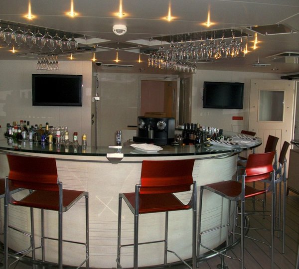 Drinks Bar On Yacht ATMOSPHERE