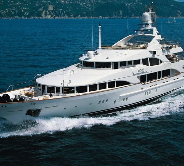 Profile Aspect: Yacht MORE's Cruising Image
