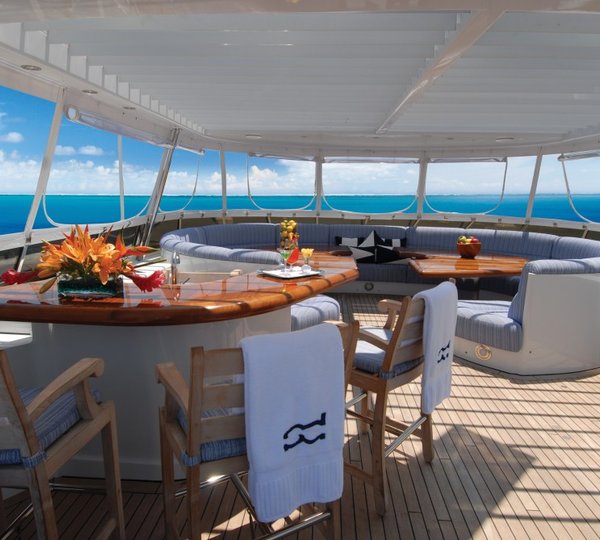 Drinks Bar On Yacht YOU &AMP; ME