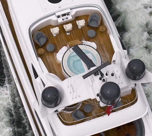 Jacuzzi Pool: Yacht USHER's Above Photograph