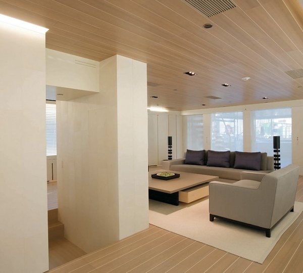 Profile: Yacht BARACUDA VALLETTA's Saloon Captured