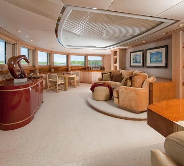 The 54m Yacht HUNTRESS II