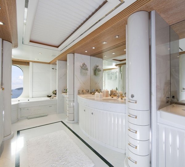 The 54m Yacht HUNTRESS II