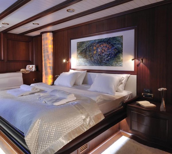 Berth: Yacht REGINA's Main Master Stateroom Image