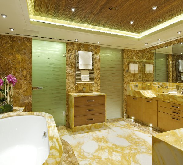 The 60m Yacht CAIPIRINHA