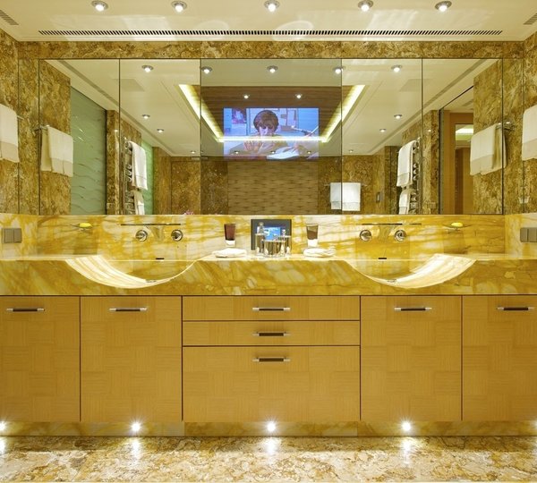 The 60m Yacht CAIPIRINHA