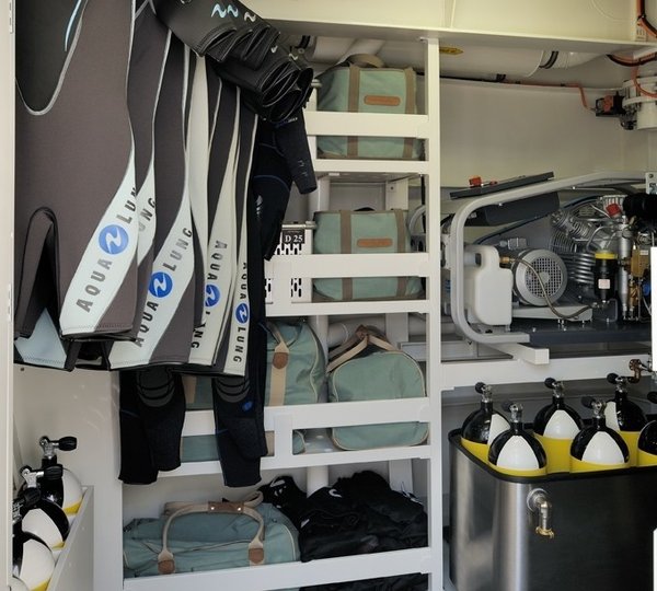 The 60m Yacht CAIPIRINHA