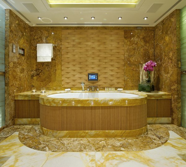 The 60m Yacht CAIPIRINHA