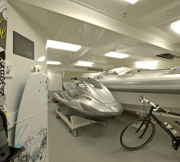 The 60m Yacht CAIPIRINHA