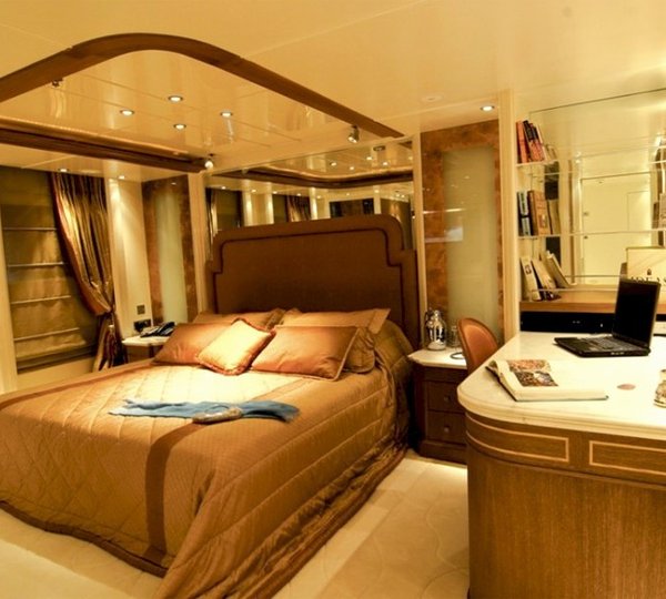 Guest's Cabin On Yacht ELEGANT 007