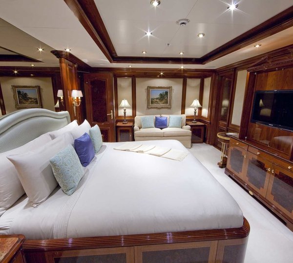 Profile Aspect: Yacht TITANIA's Guest's Cabin Photograph
