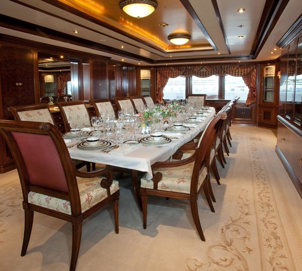 Eating/dining Saloon Aboard Yacht TITANIA
