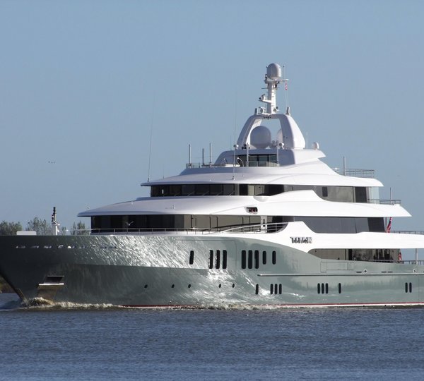 Profile On Board Yacht TITAN