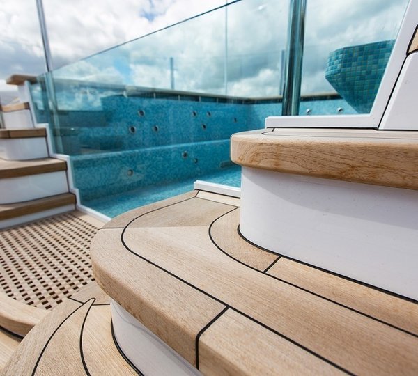 Life On Yacht AQUILA