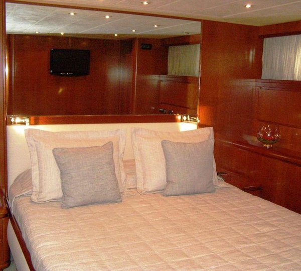 DOUBLE CABIN