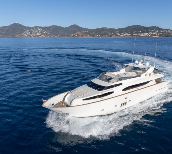 Luxury Yacht BEIJA FLORE