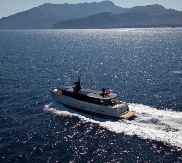 Luxury Yacht ETERNITY 44