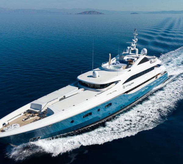 Luxury Yacht HOLDIN' MY OWN