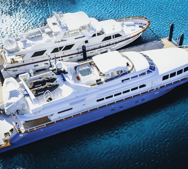 Luxury Yacht READY II PLAY