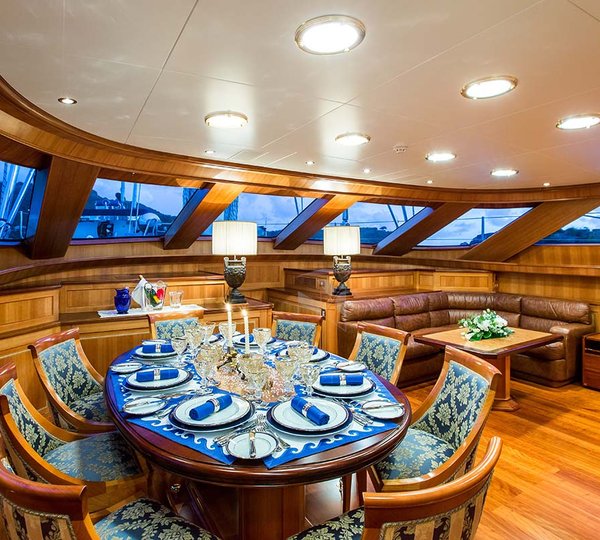 Ellen - Dining Table