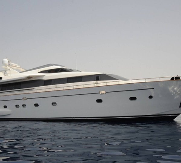 Charter Motor Yacht Falcon